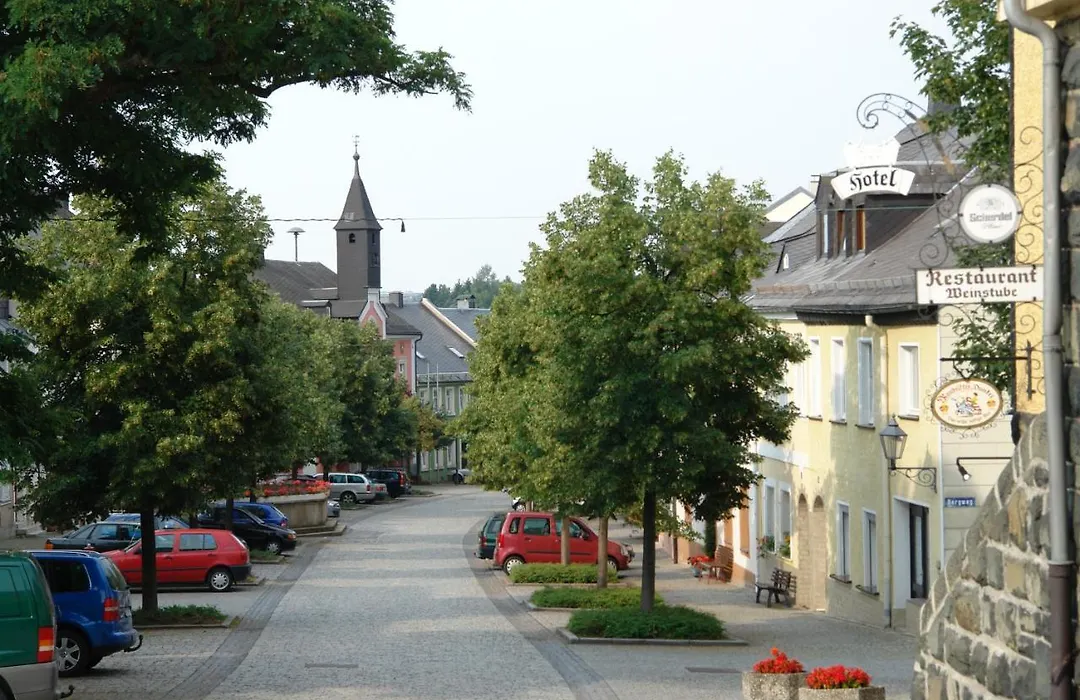 Burghotel-1